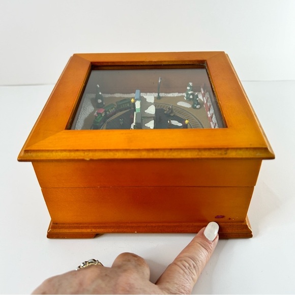 Vtg Cannonball Express Mr. Christmas Gold Label Collections Music Box Mini Train - Picture 7 of 10